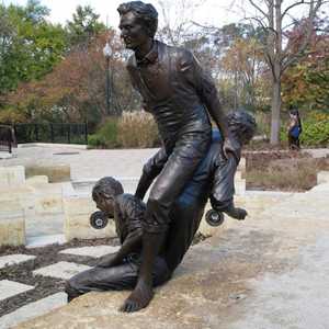 Statue 2