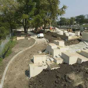 Early construction of Lincoln Landing